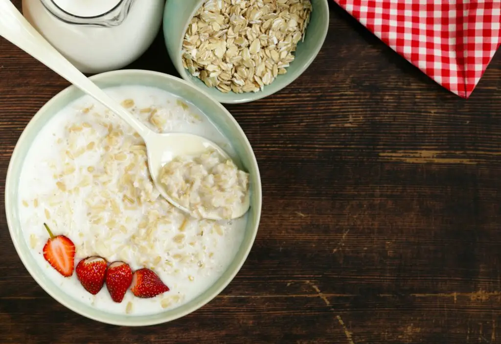 healthy eating breakfast with berries and superfood